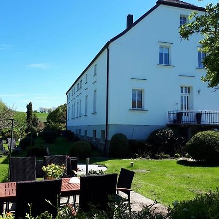 Altes Bauernhaus Im Gruenen Steffenshagen Экстерьер фото